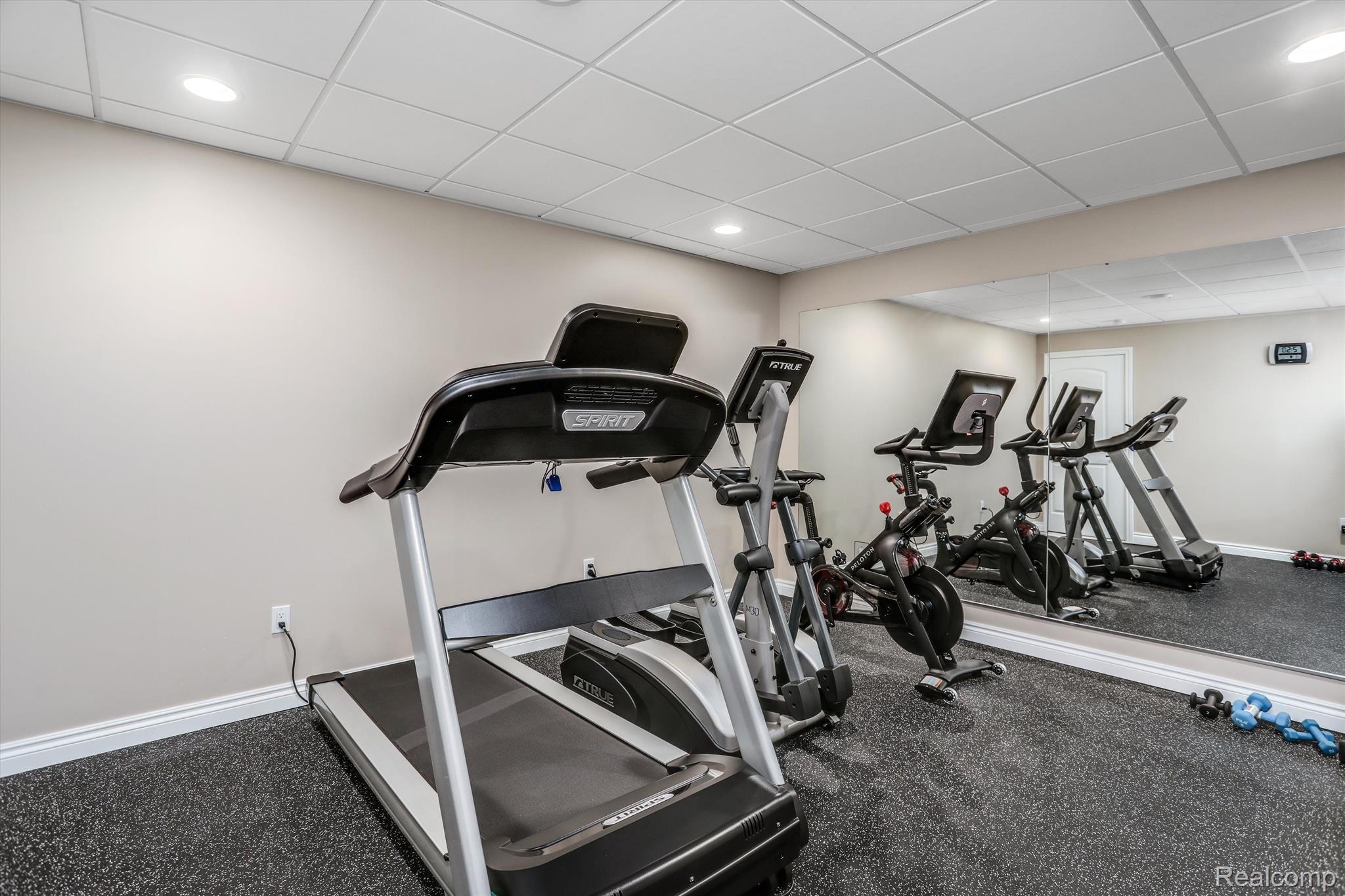 6929 OAKHURST RIDGE Road