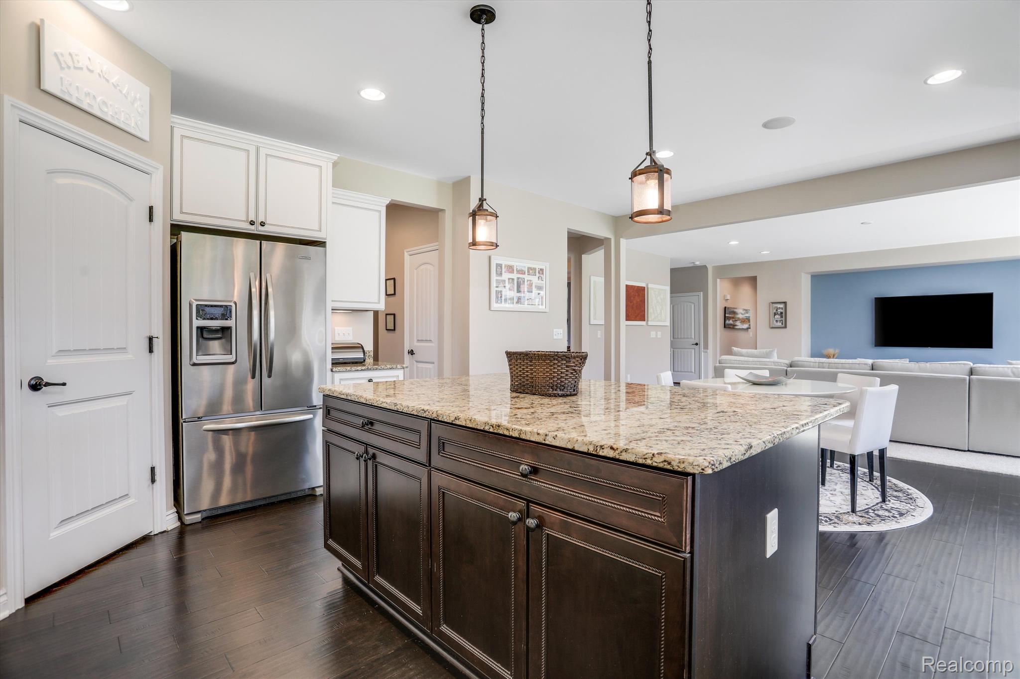 6929 OAKHURST RIDGE Road