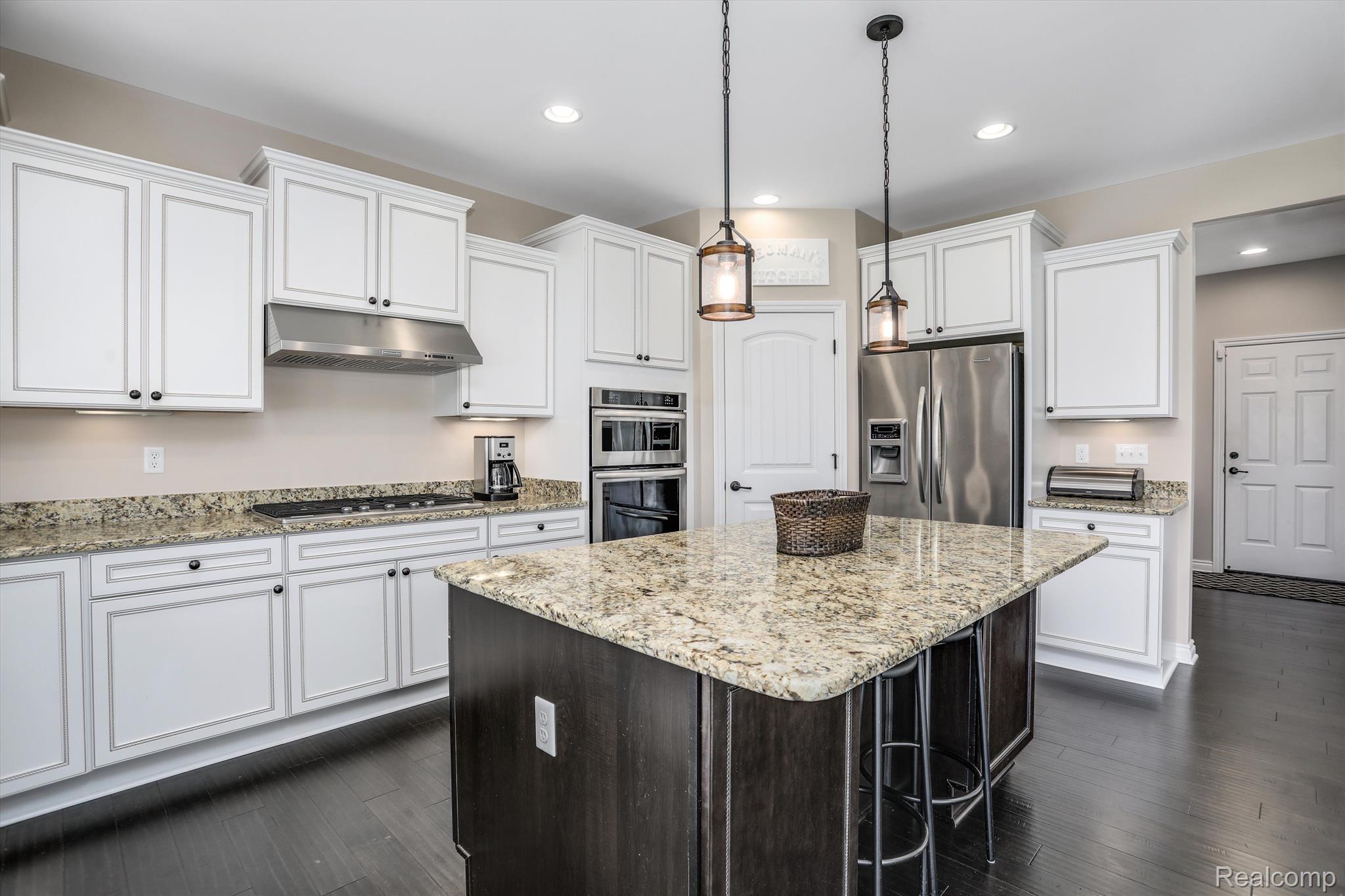 6929 OAKHURST RIDGE Road