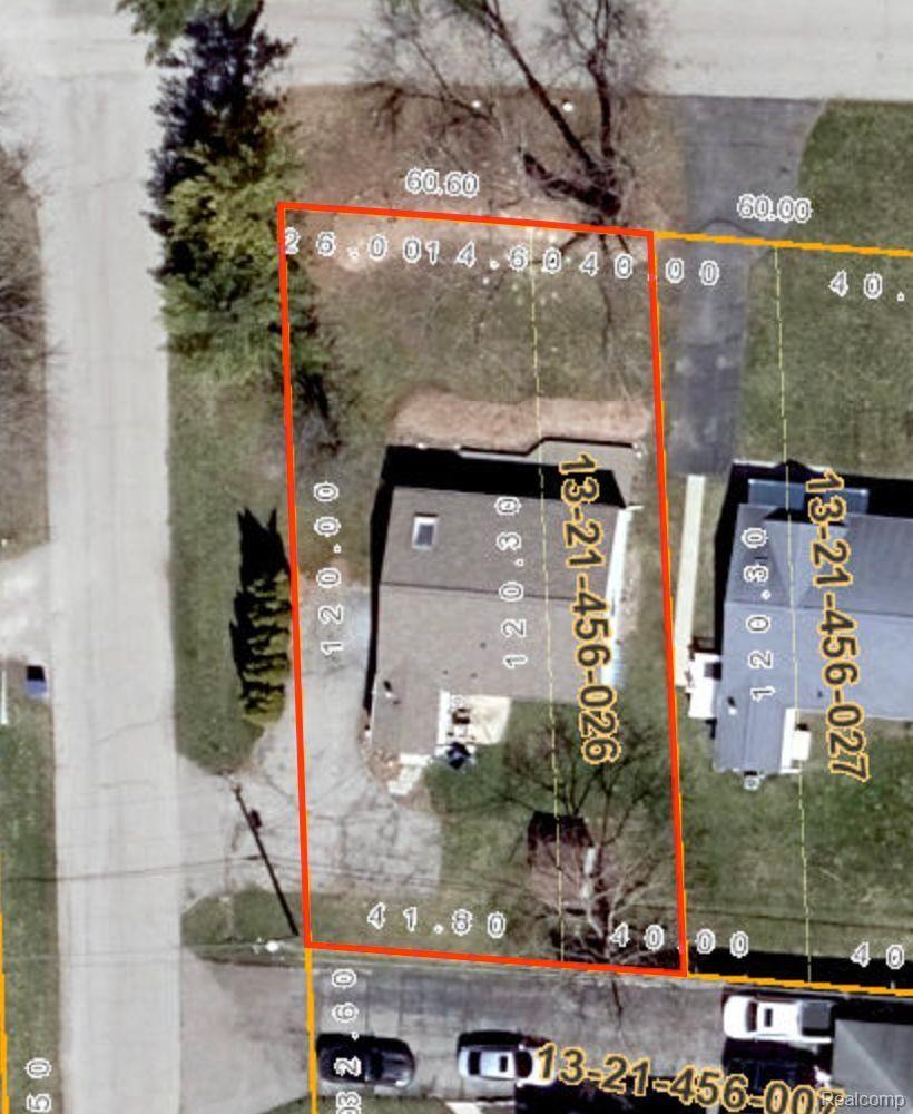 5299 CLINTON RIVER Drive