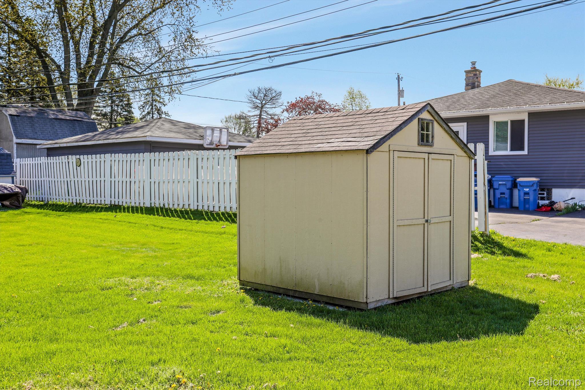 5299 CLINTON RIVER Drive