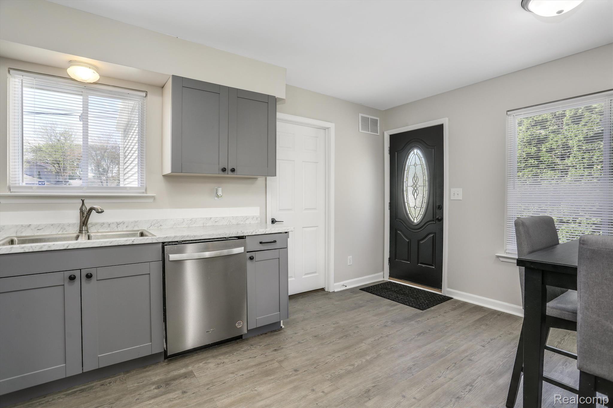 5299 CLINTON RIVER Drive