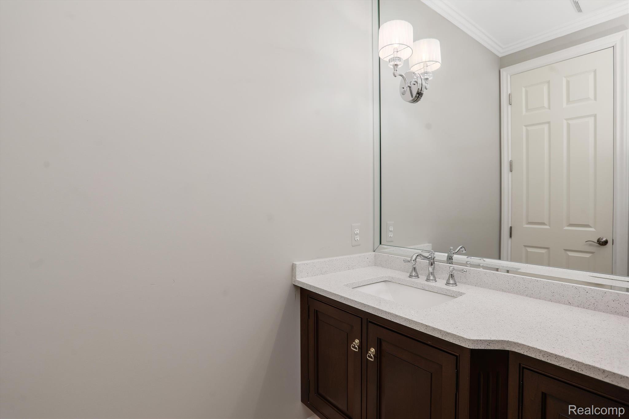 6997 OAKHURST RIDGE Road