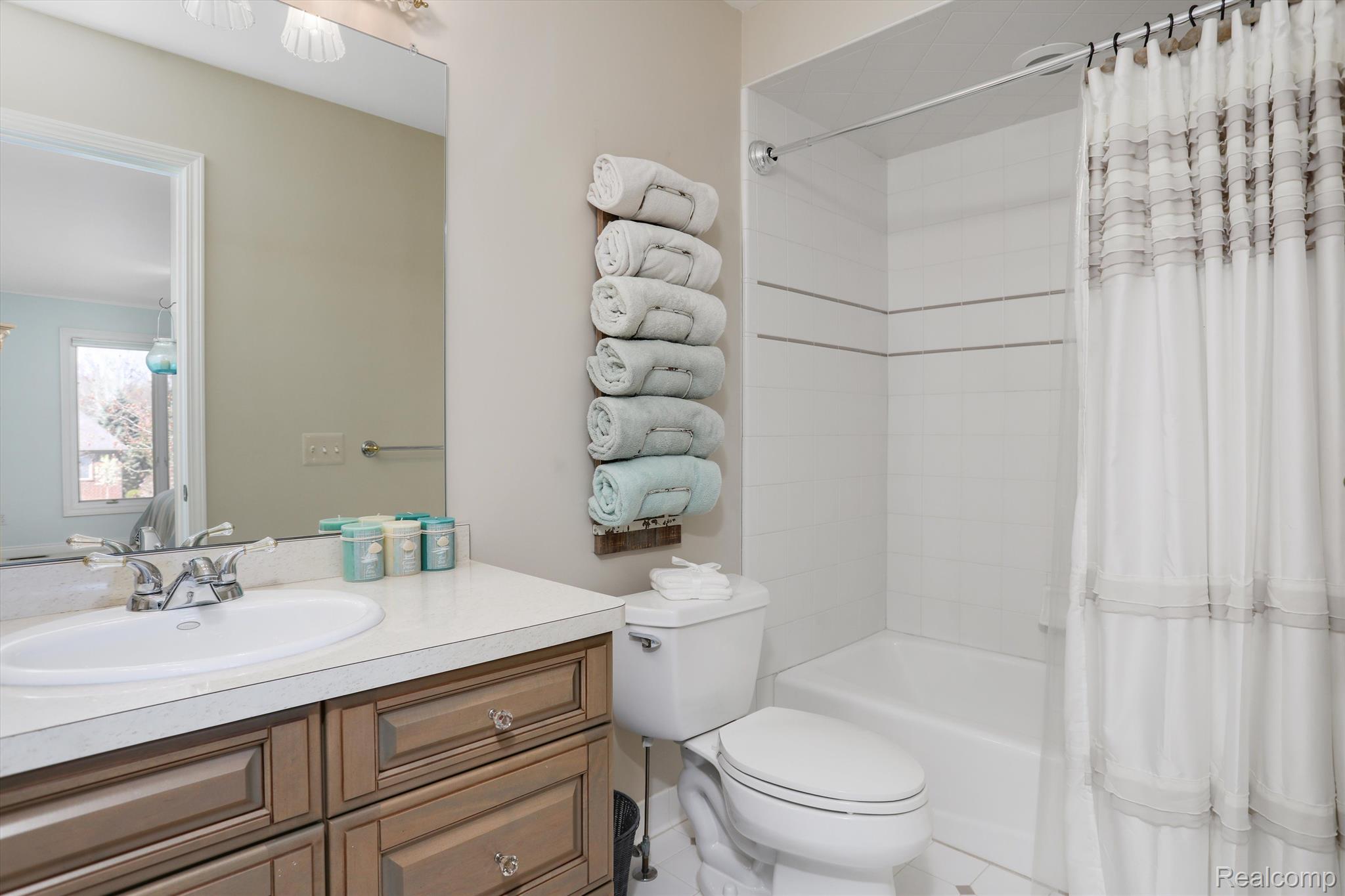 6997 OAKHURST RIDGE Road