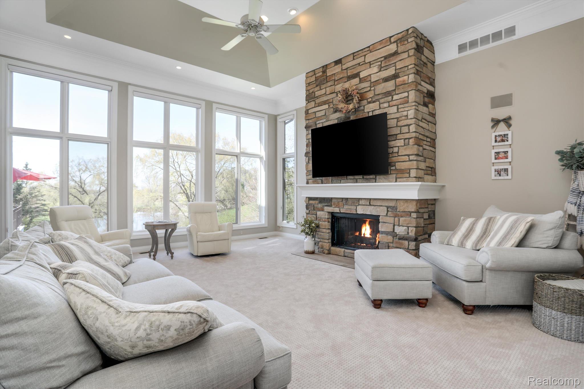 6997 OAKHURST RIDGE Road