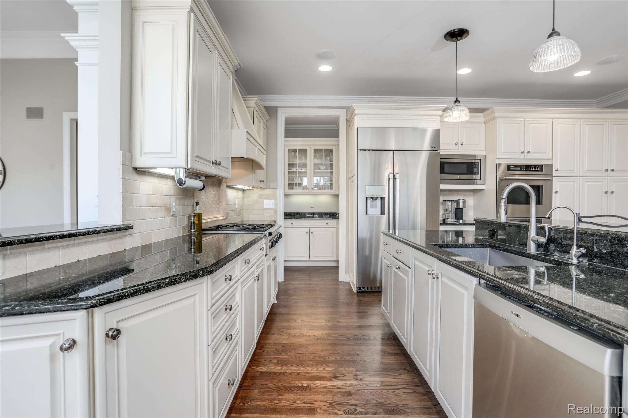 6997 OAKHURST RIDGE Road