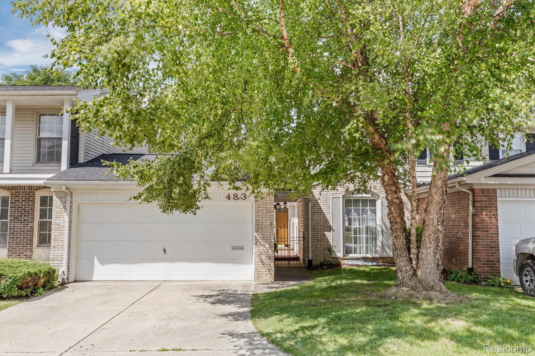 483 DORSET Circle