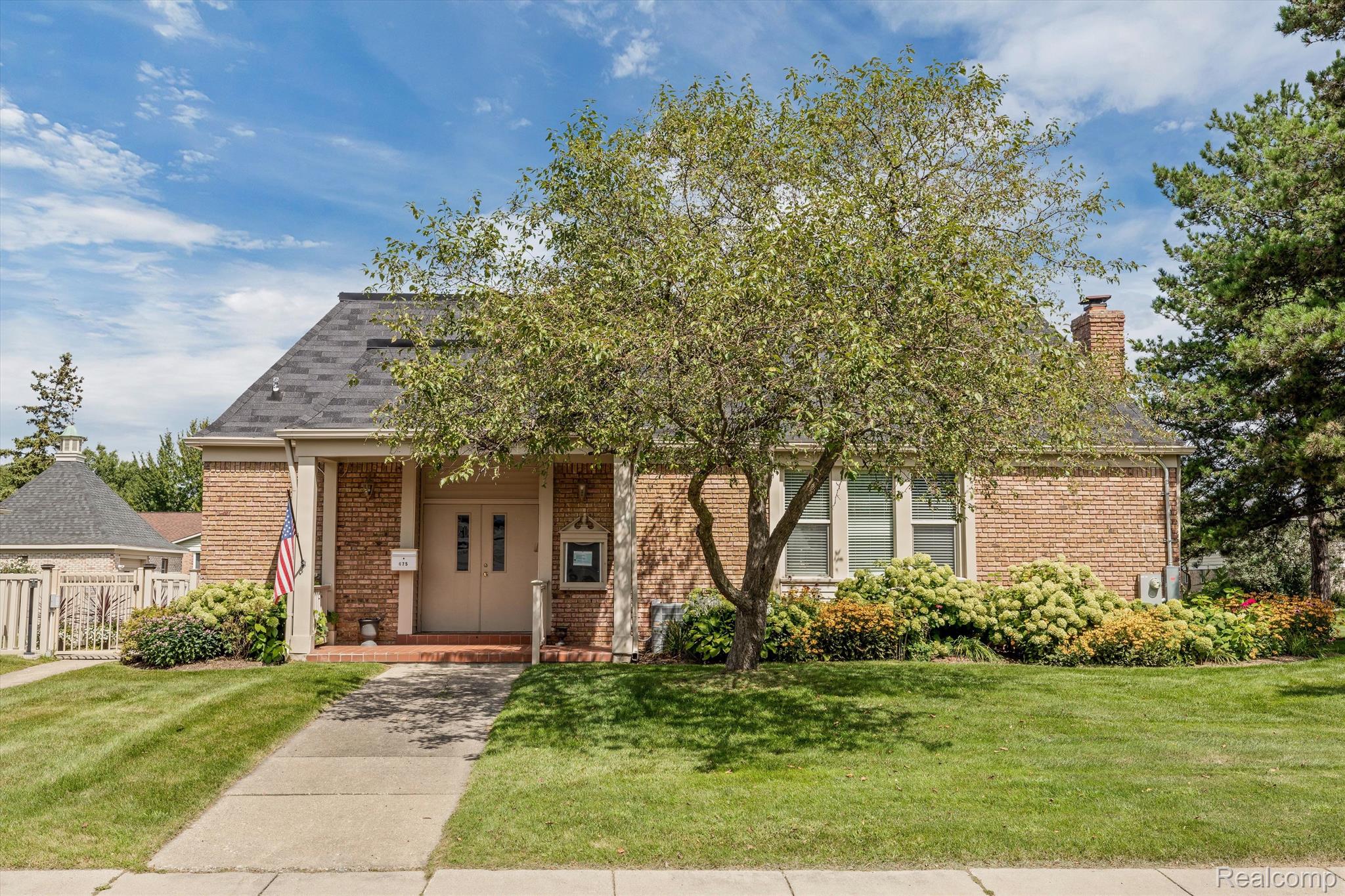 483 DORSET Circle