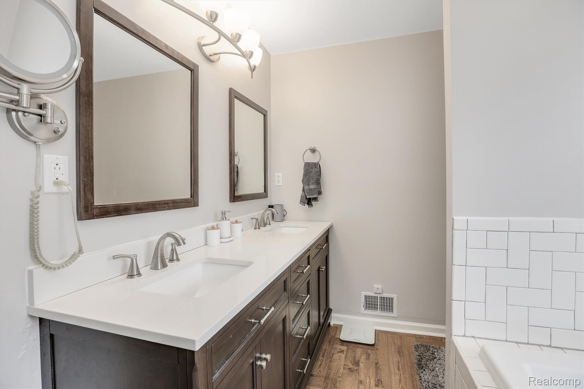 1655 HORSESHOE Drive