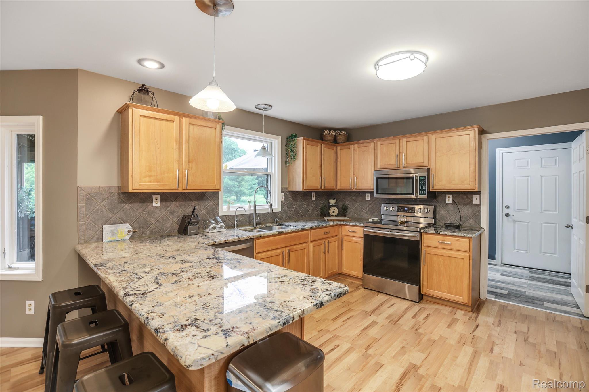 1655 HORSESHOE Drive