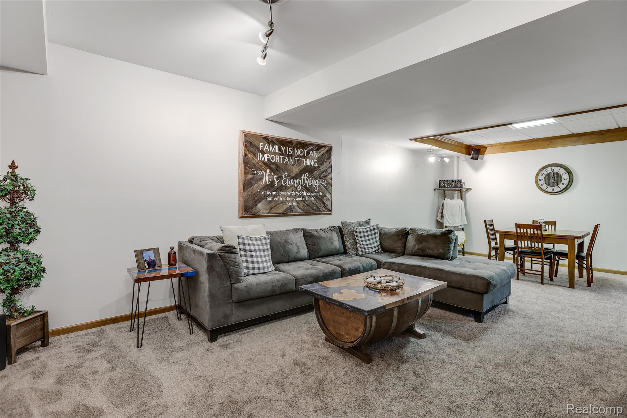 1655 HORSESHOE Drive