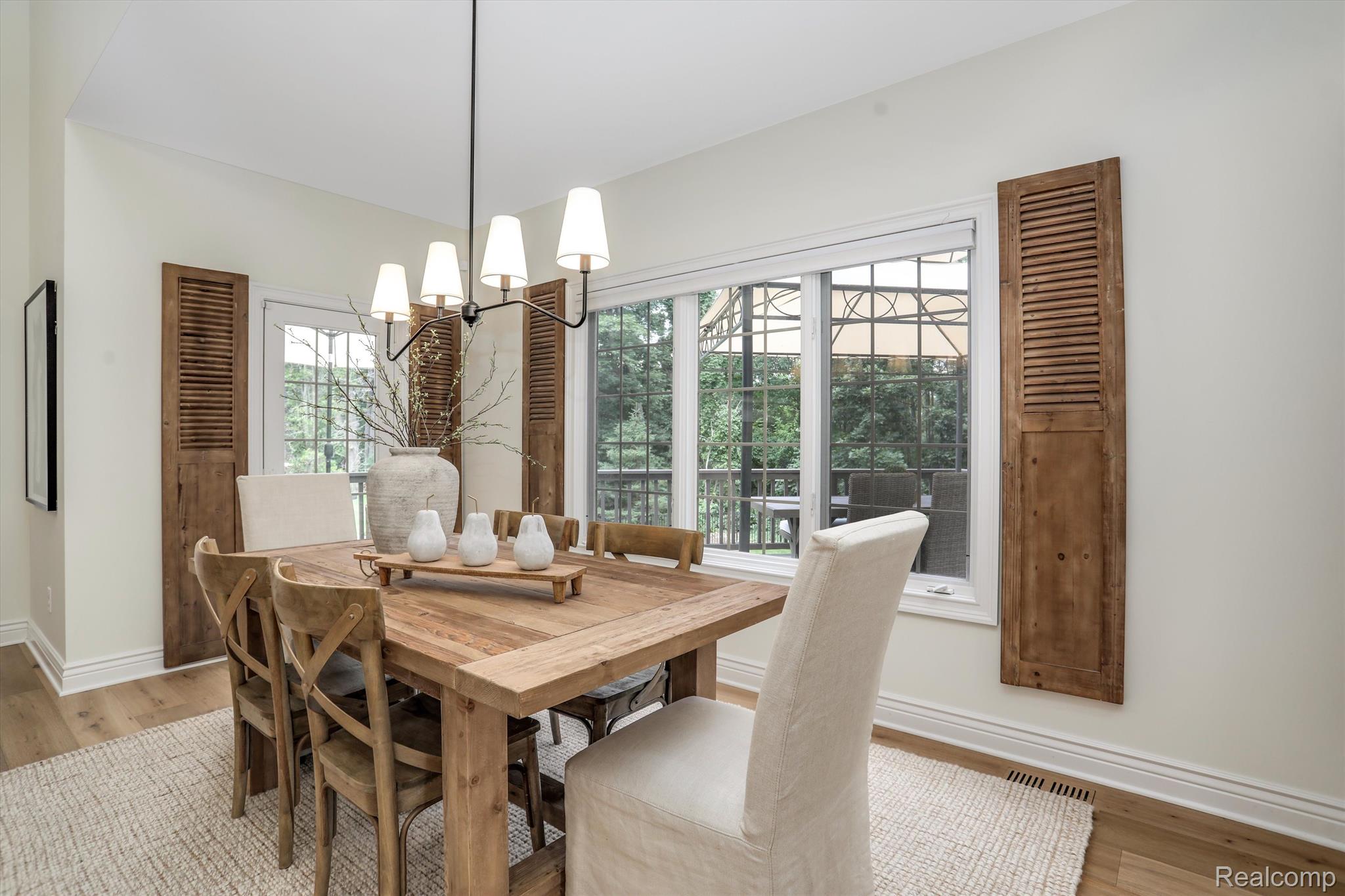 6956 OAKHURST RIDGE Road