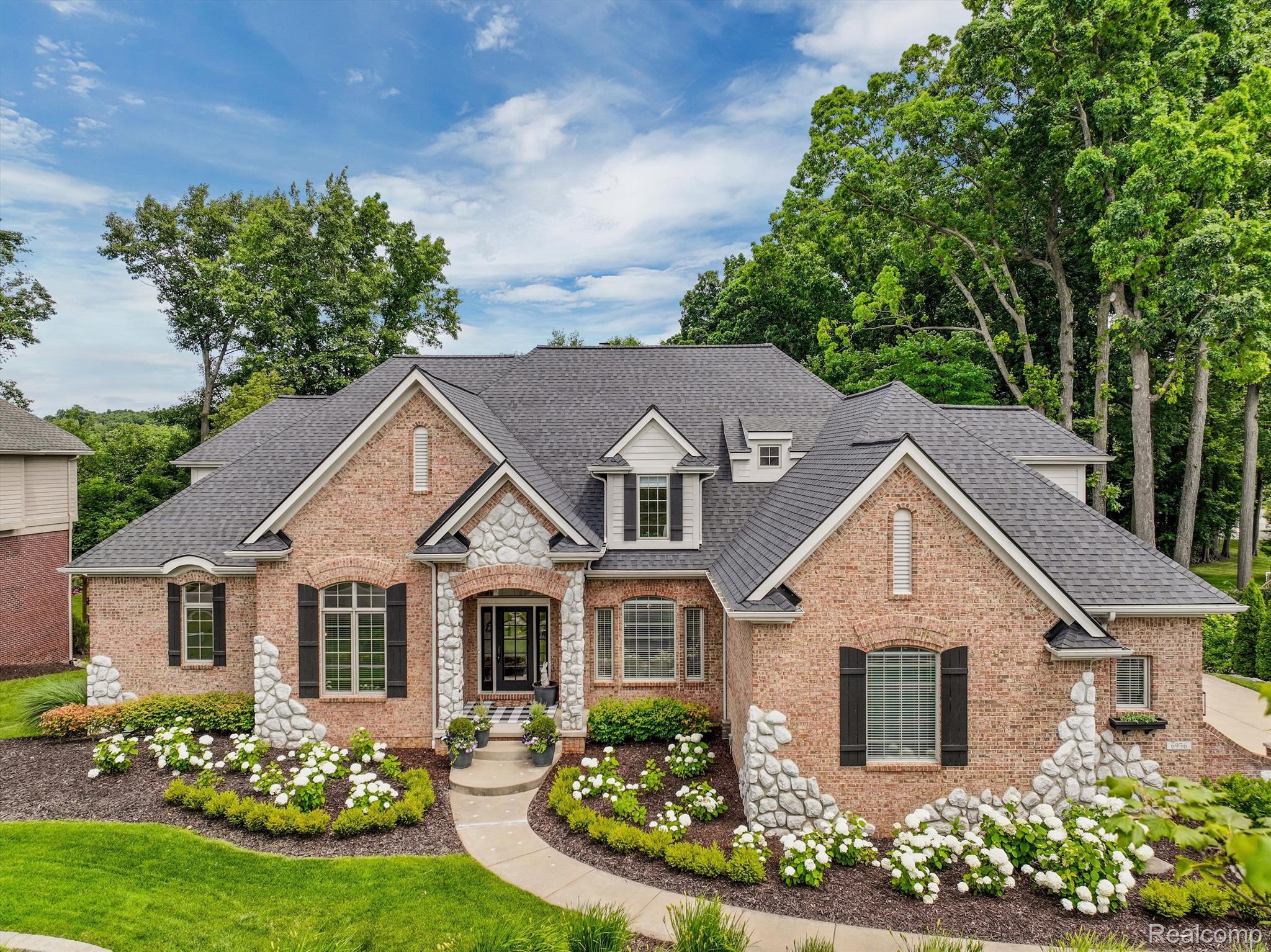 6956 OAKHURST RIDGE Road