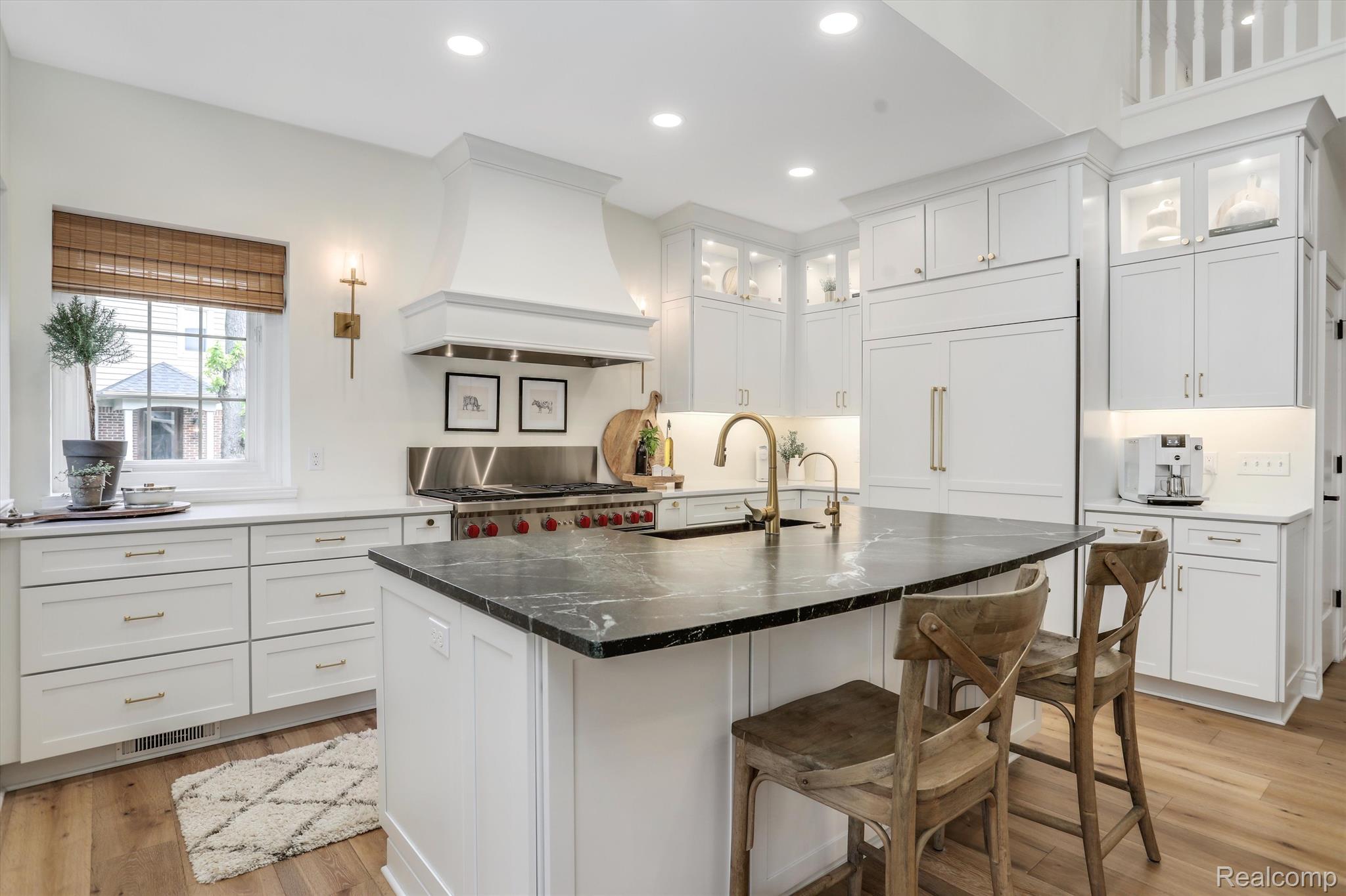 6956 OAKHURST RIDGE Road