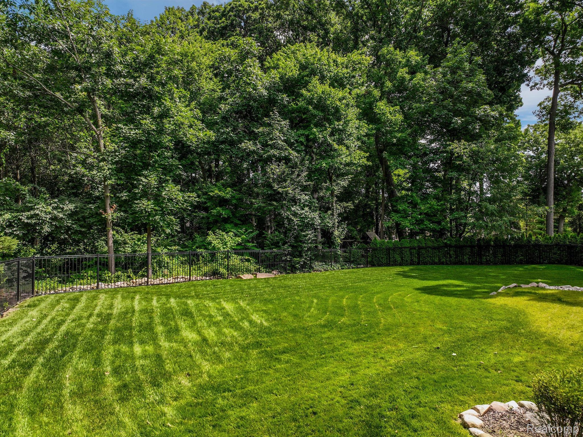 6956 OAKHURST RIDGE Road