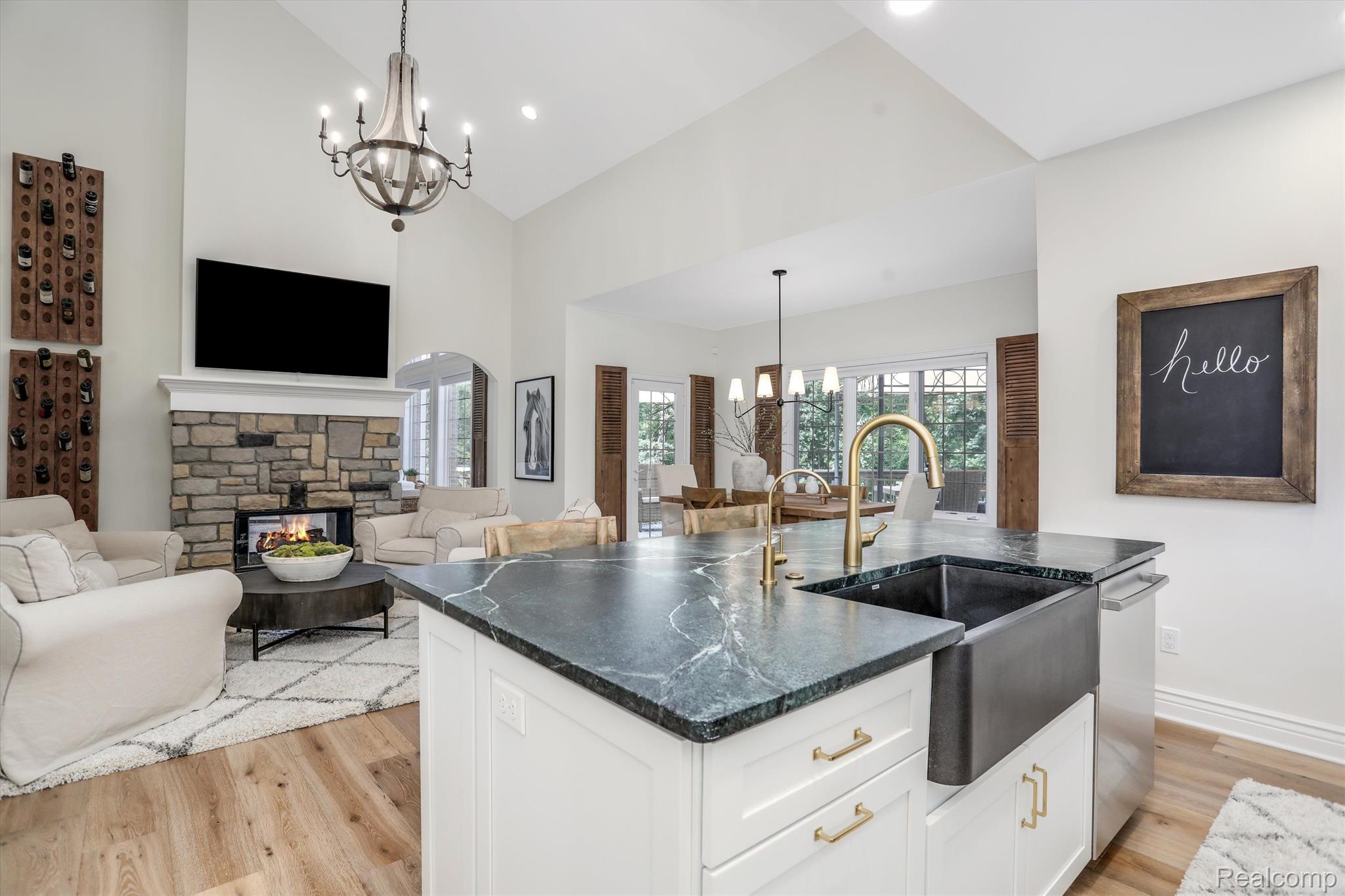 6956 OAKHURST RIDGE Road