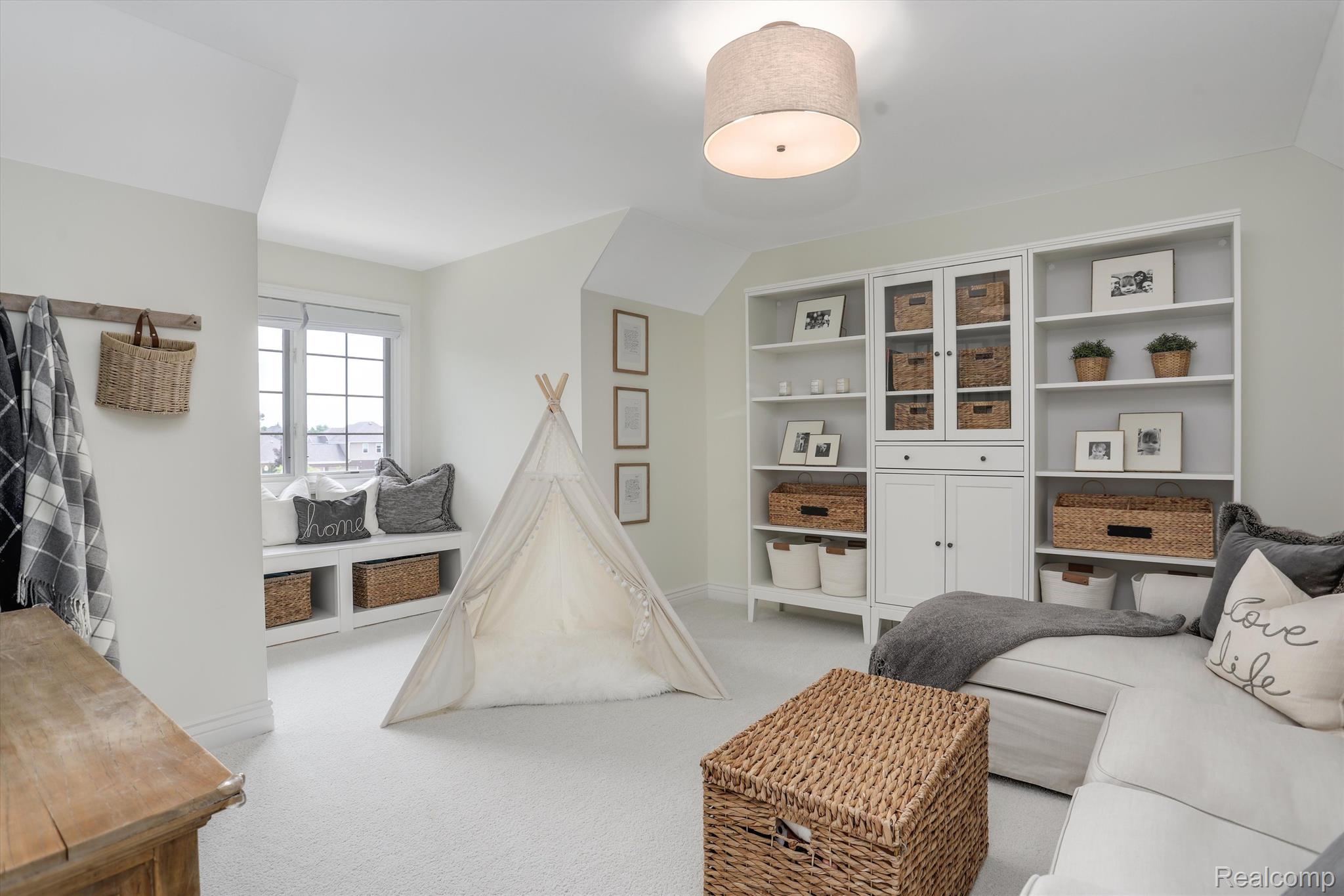 6956 OAKHURST RIDGE Road