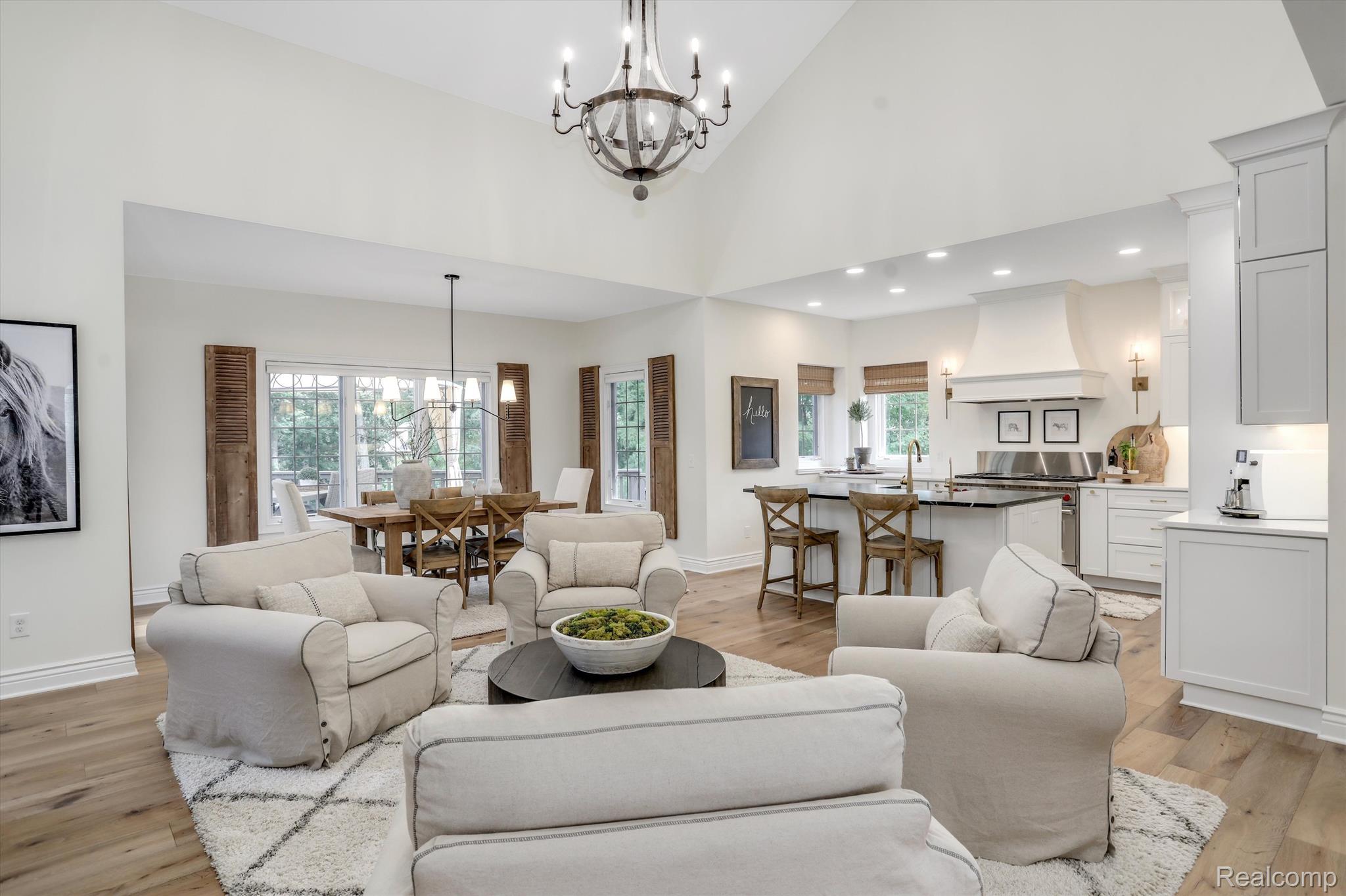 6956 OAKHURST RIDGE Road