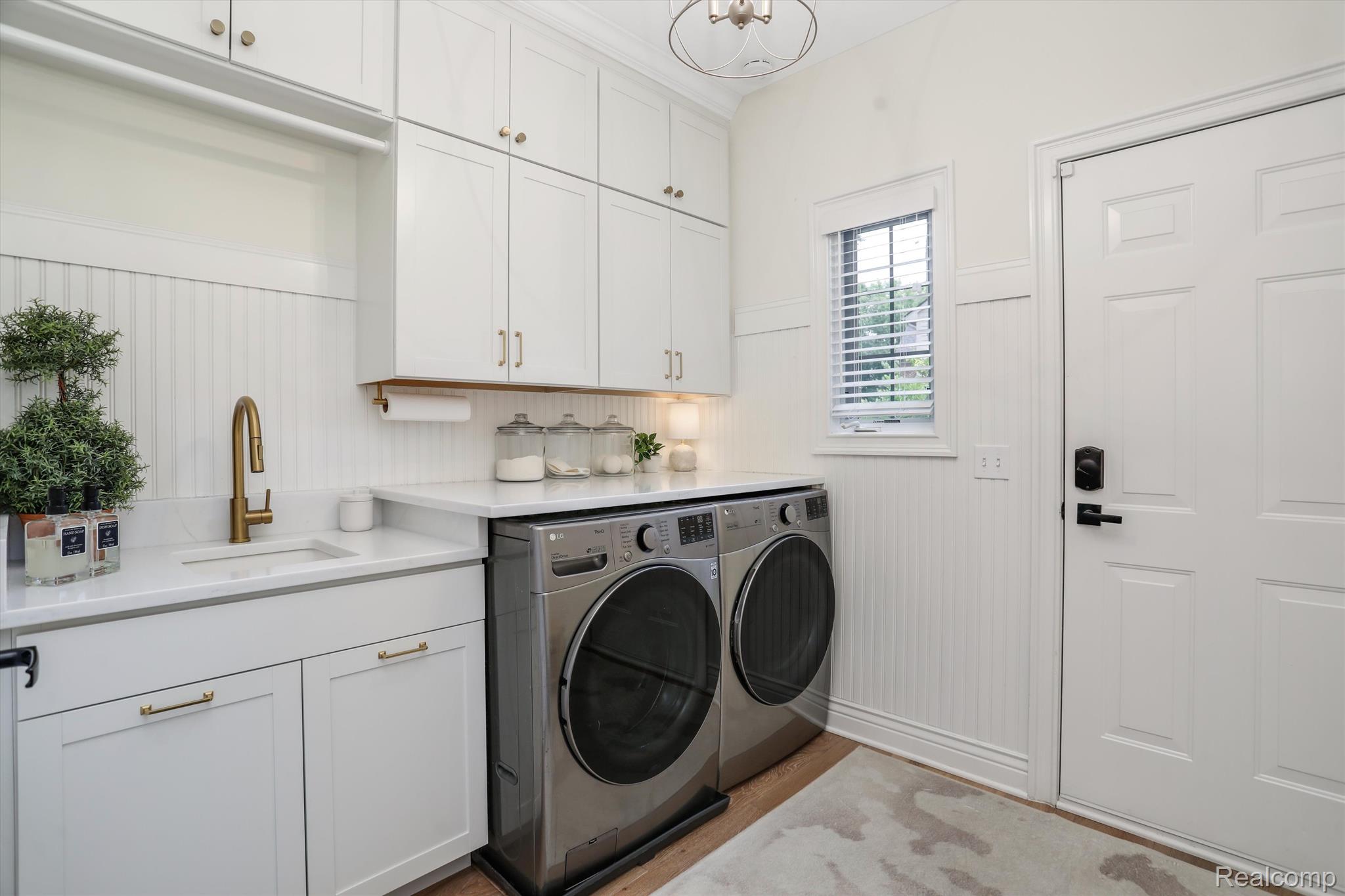 6956 OAKHURST RIDGE Road