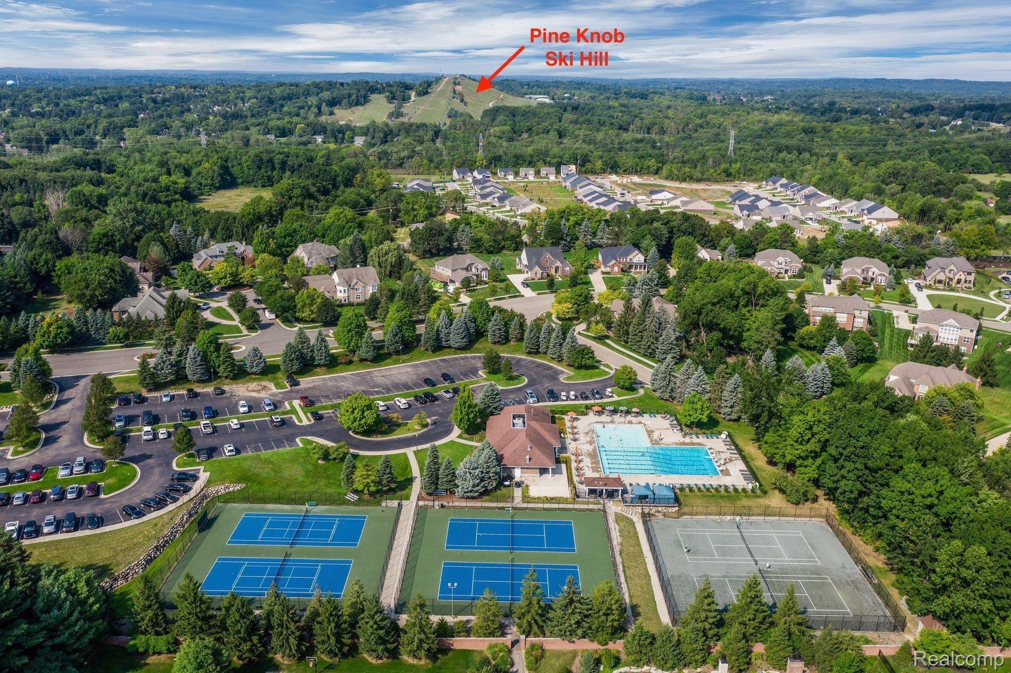 6956 OAKHURST RIDGE Road