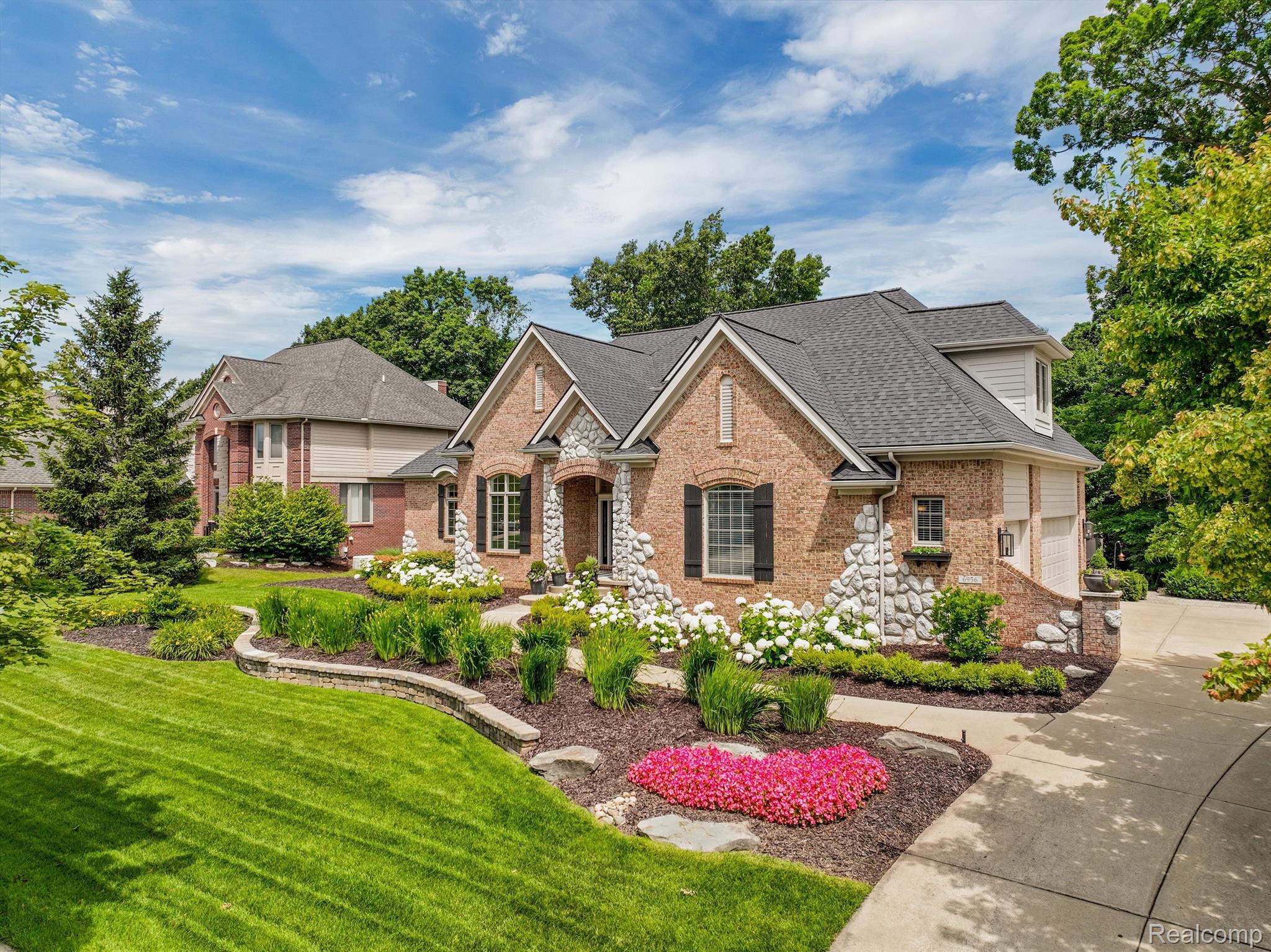 6956 OAKHURST RIDGE Road