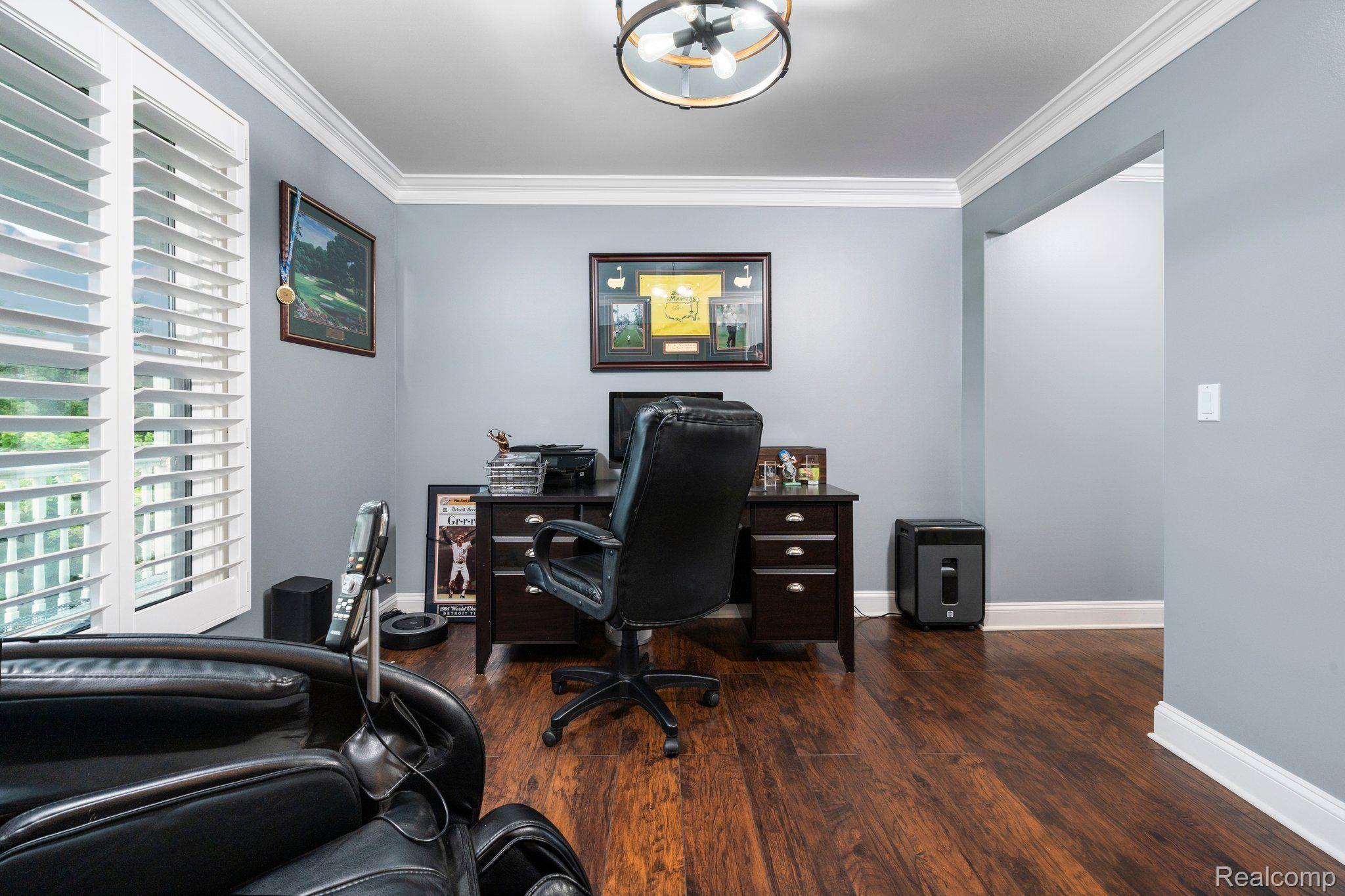 3310 MIDDLE Road