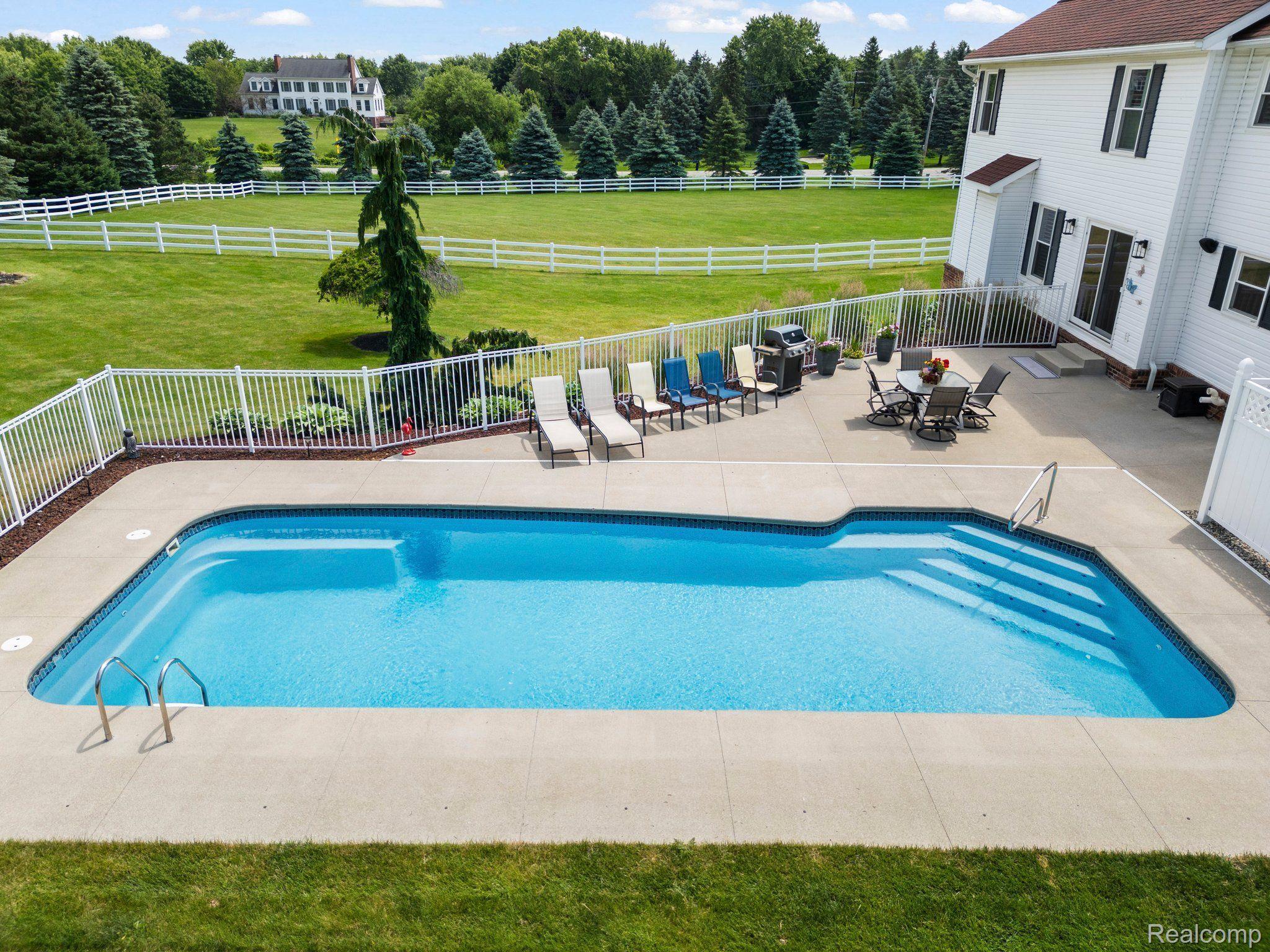 3310 MIDDLE Road