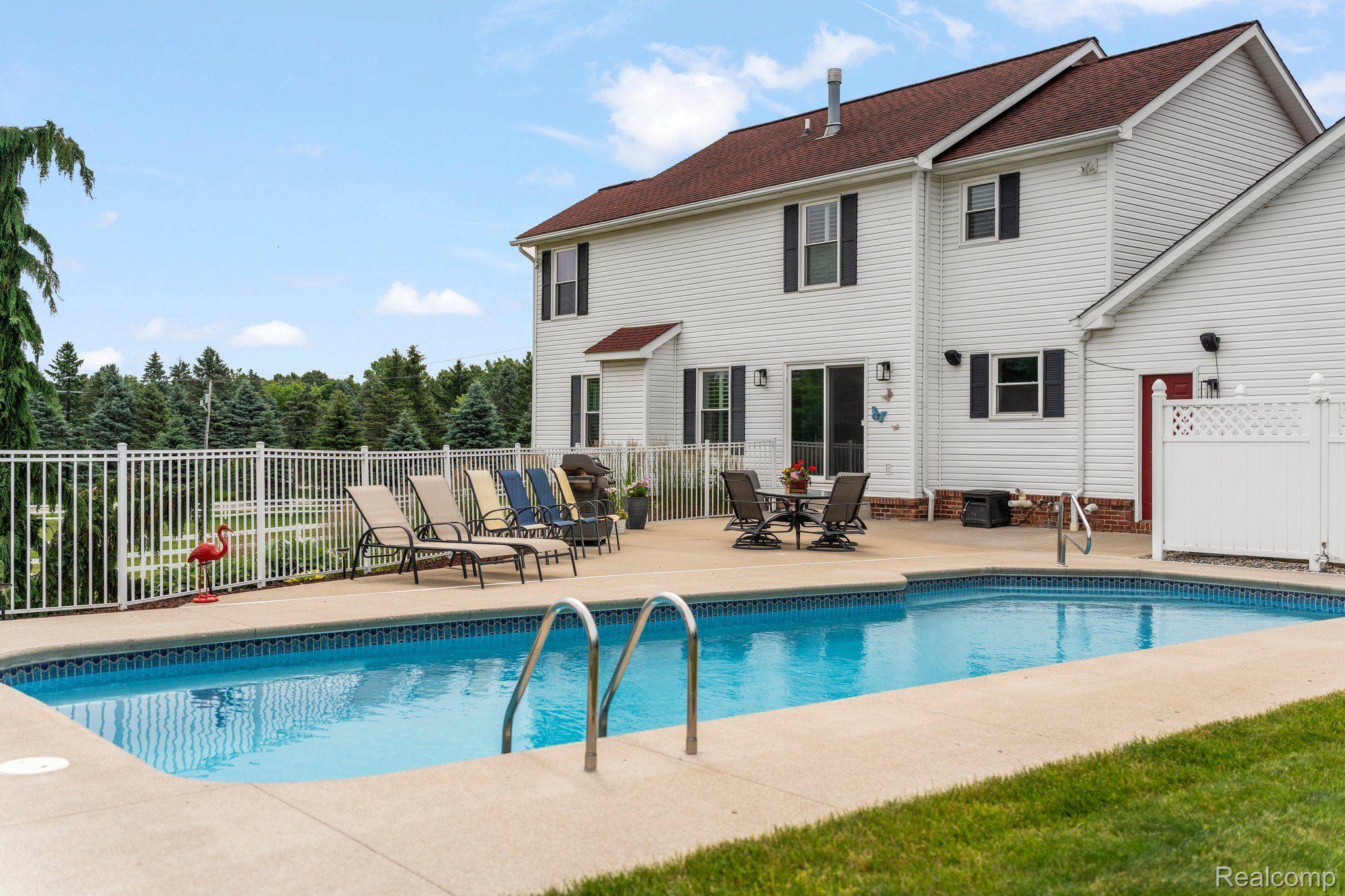 3310 MIDDLE Road