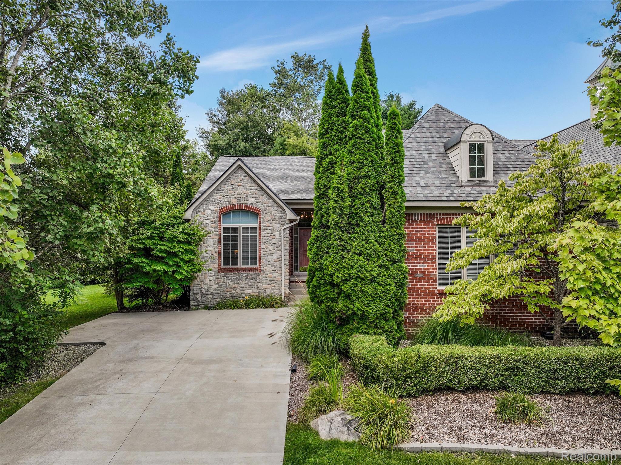 4703 OAKHURST RIDGE Road