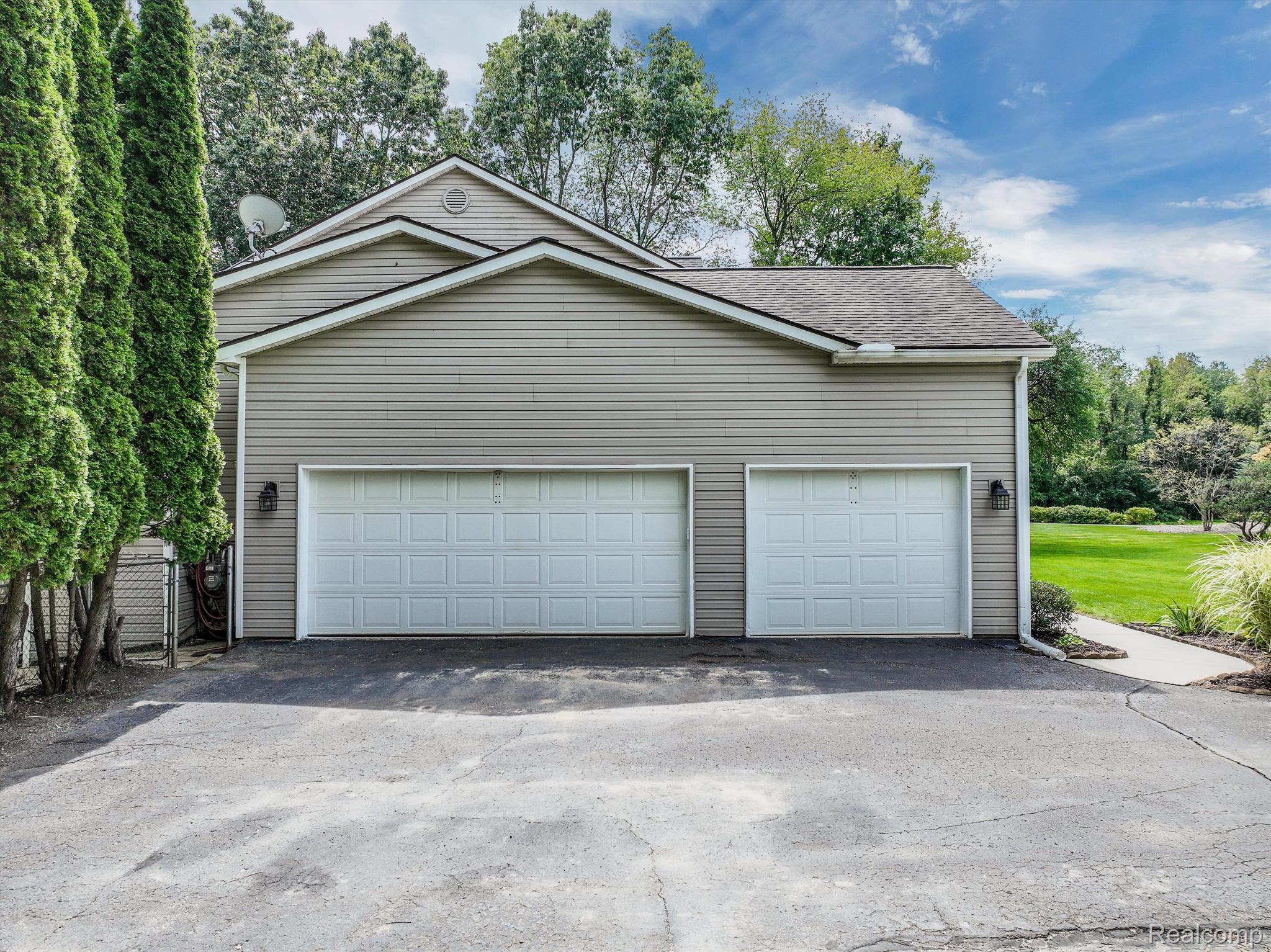 4655 MESA Court