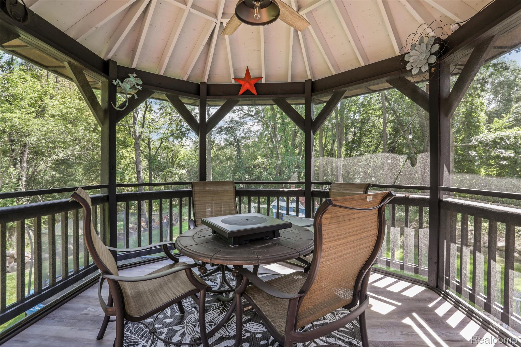 4655 MESA Court
