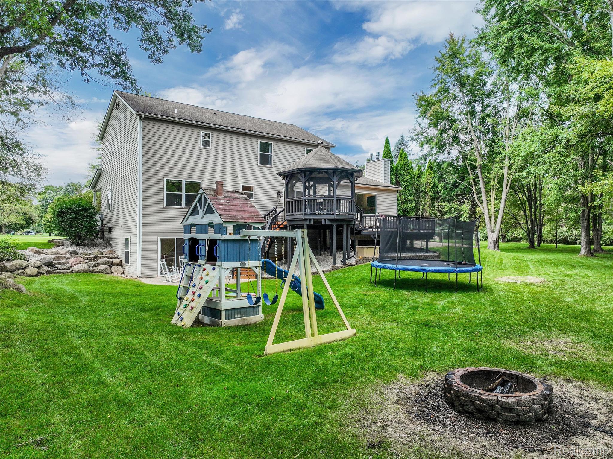 4655 MESA Court