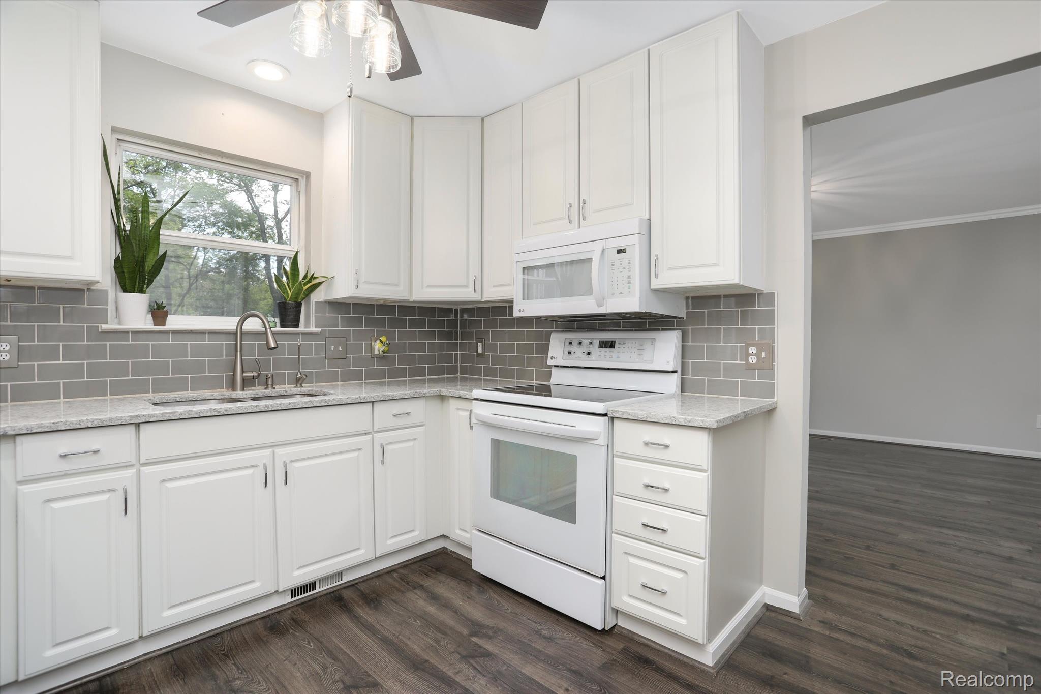 4655 MESA Court