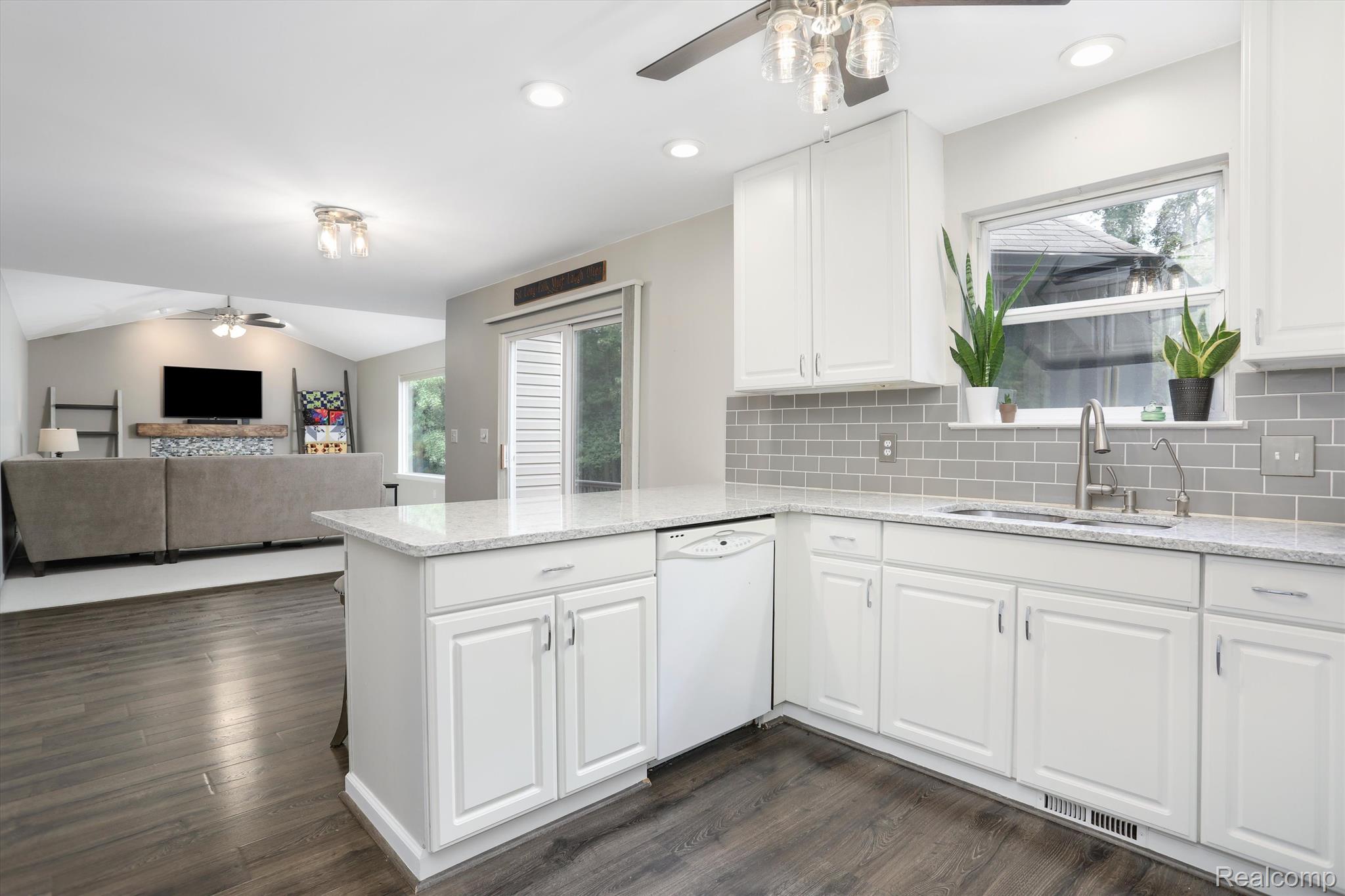 4655 MESA Court