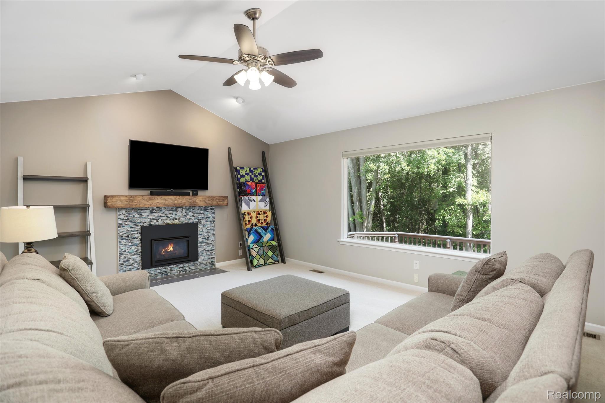 4655 MESA Court
