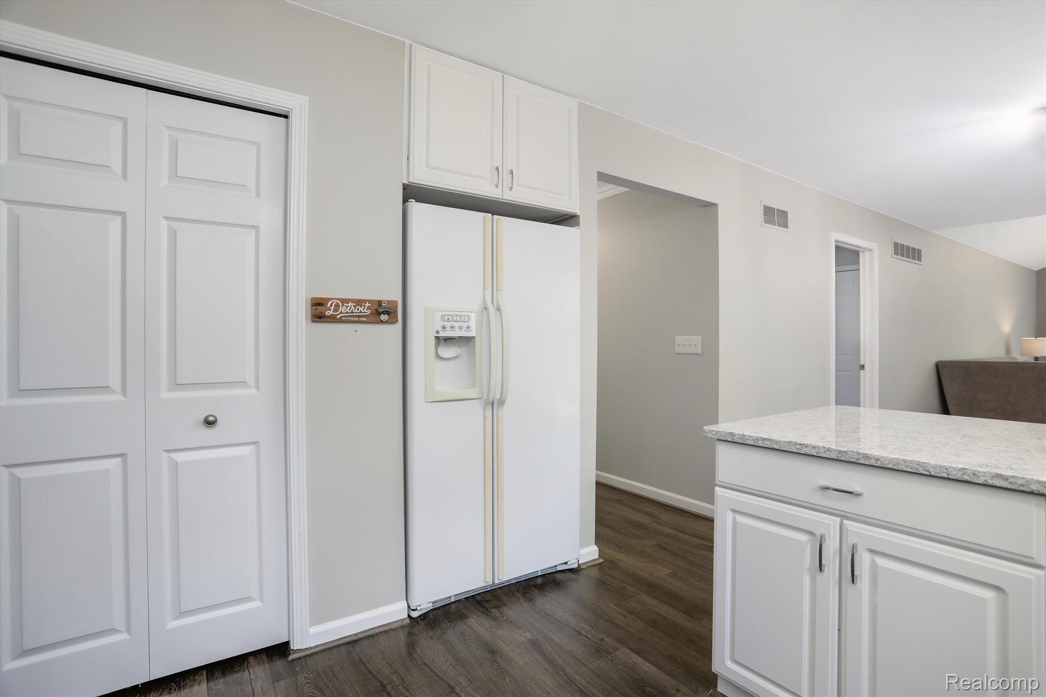 4655 MESA Court