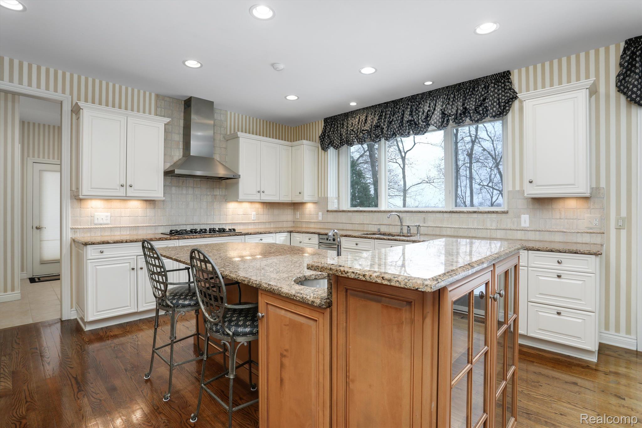 5031 ROCKAWAY Lane