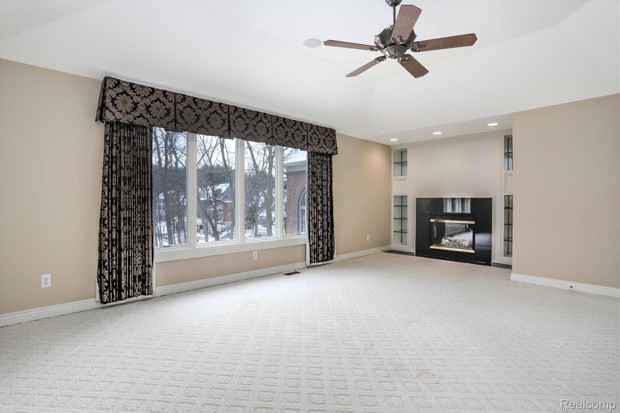 5031 ROCKAWAY Lane