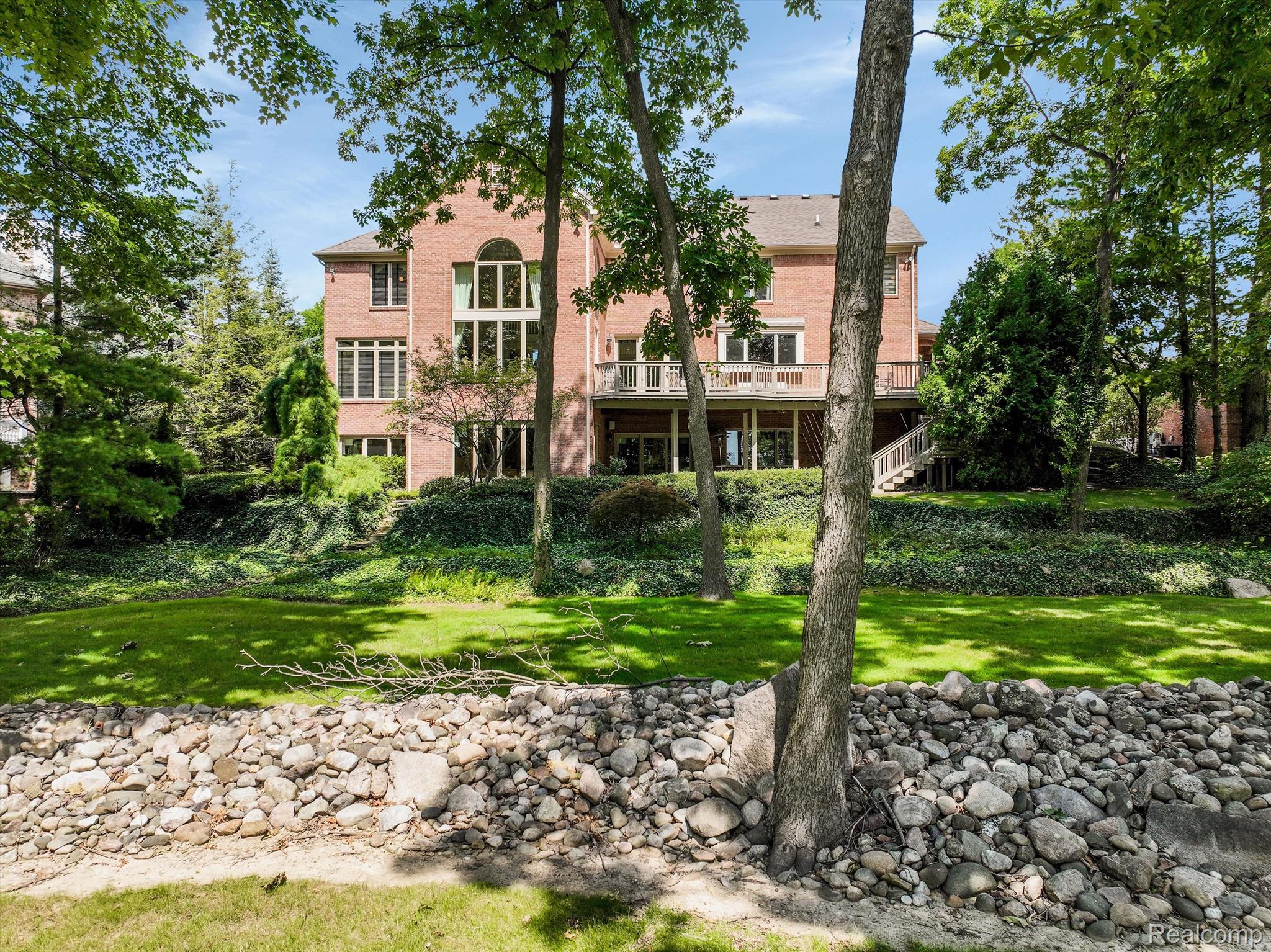 5031 ROCKAWAY Lane