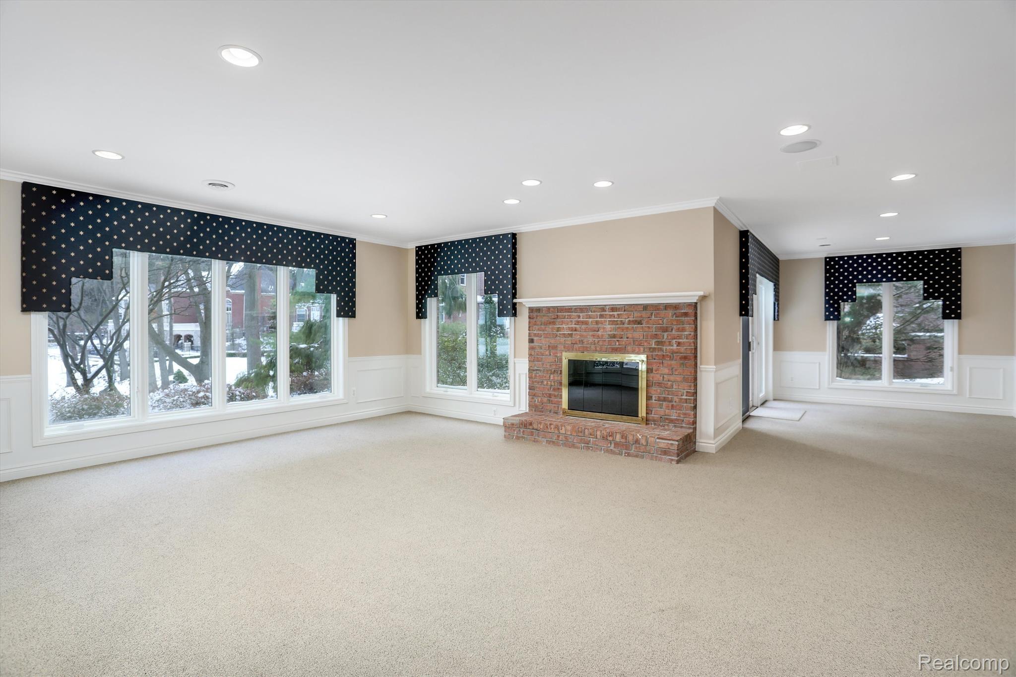 5031 ROCKAWAY Lane