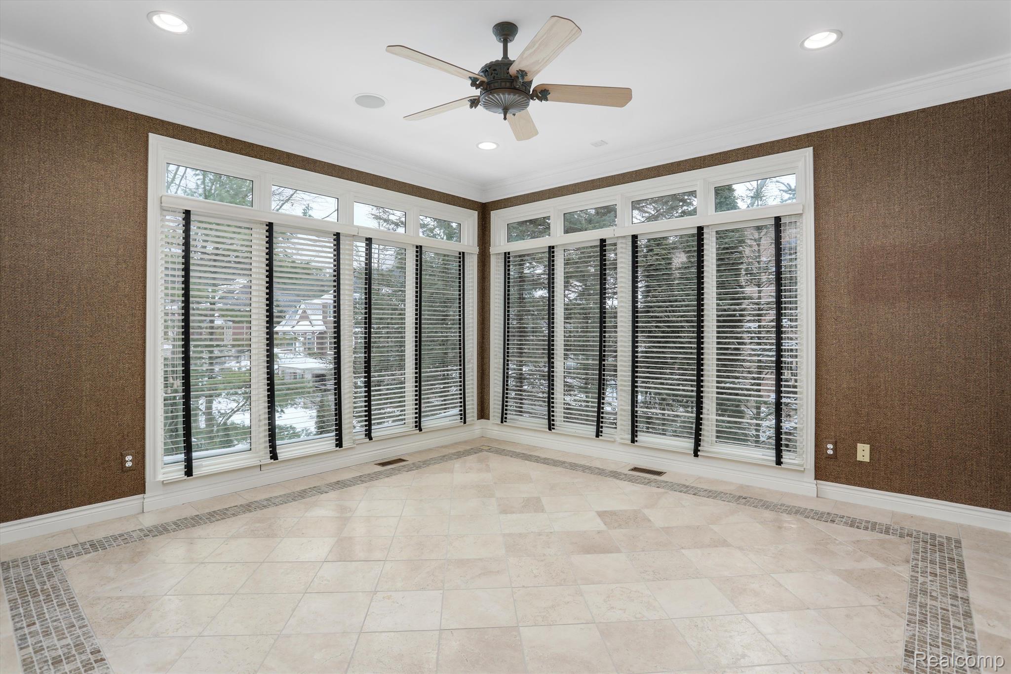 5031 ROCKAWAY Lane