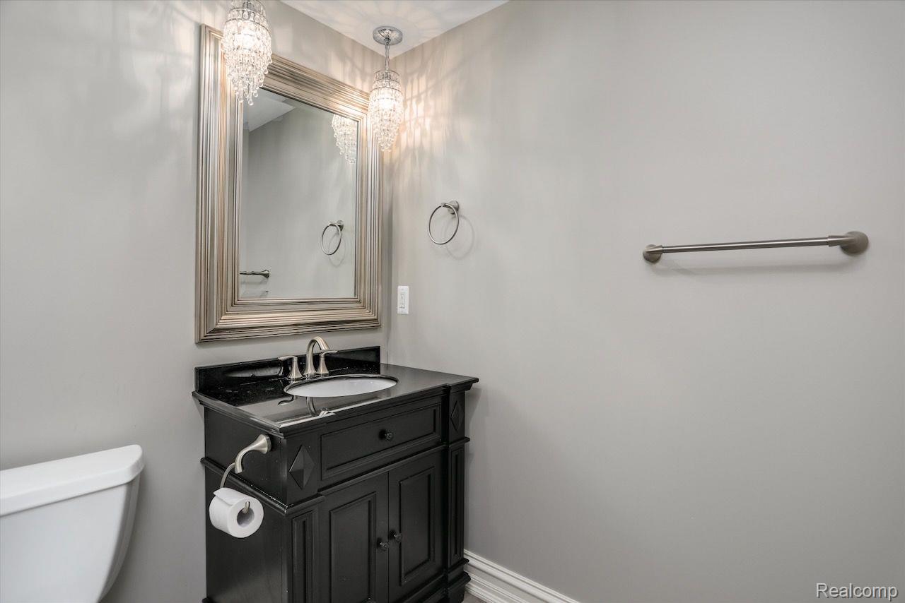 4561 OAKHURST RIDGE Road