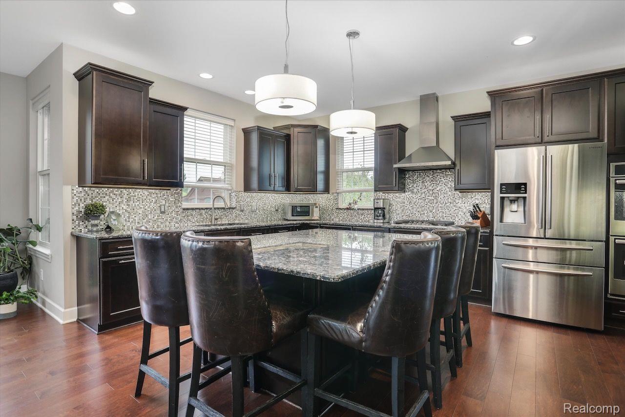 4561 OAKHURST RIDGE Road