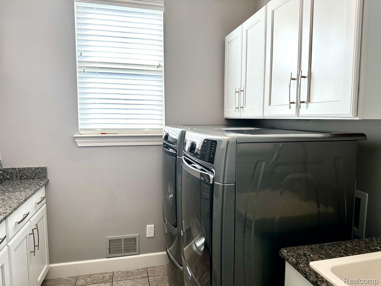 4561 OAKHURST RIDGE Road