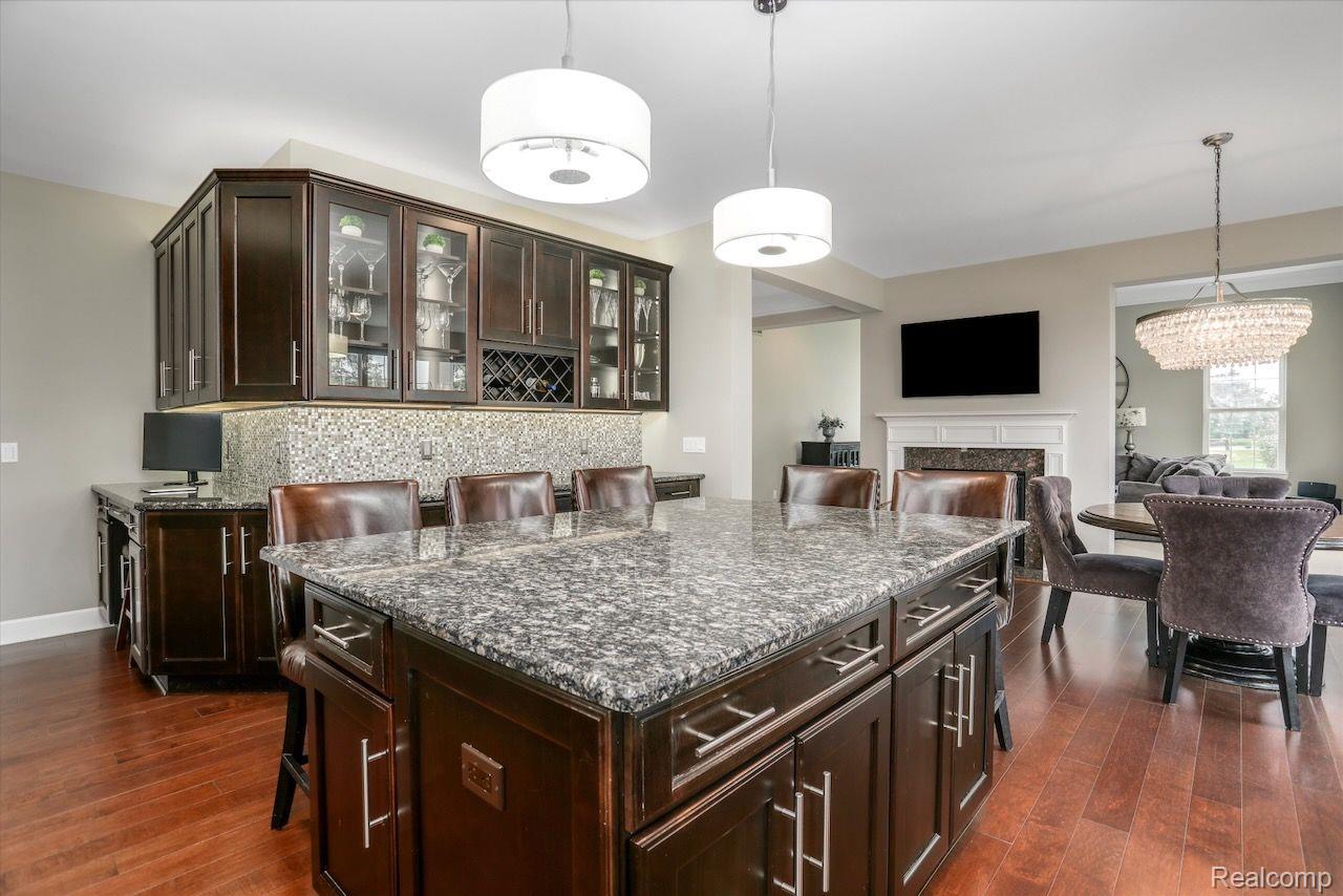 4561 OAKHURST RIDGE Road