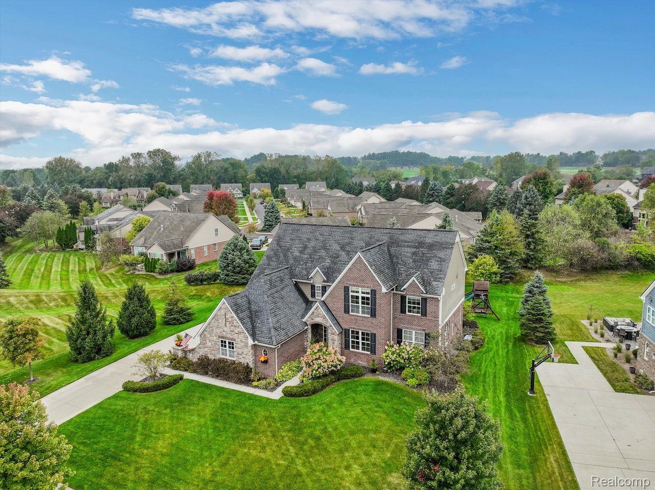 4561 OAKHURST RIDGE Road