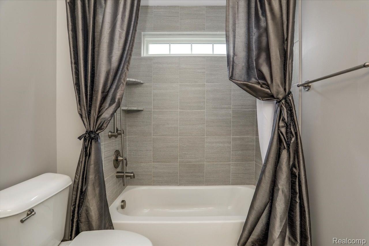 4561 OAKHURST RIDGE Road