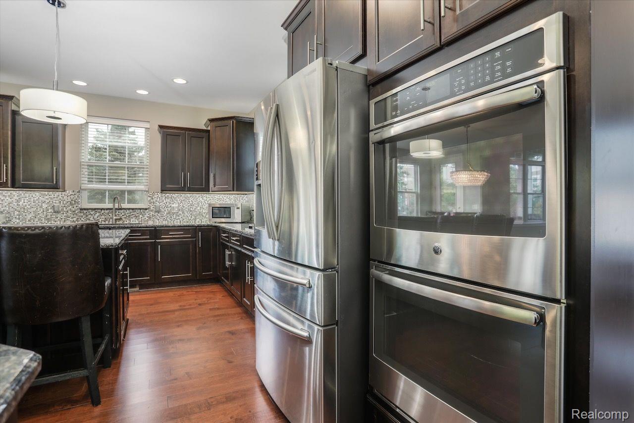 4561 OAKHURST RIDGE Road