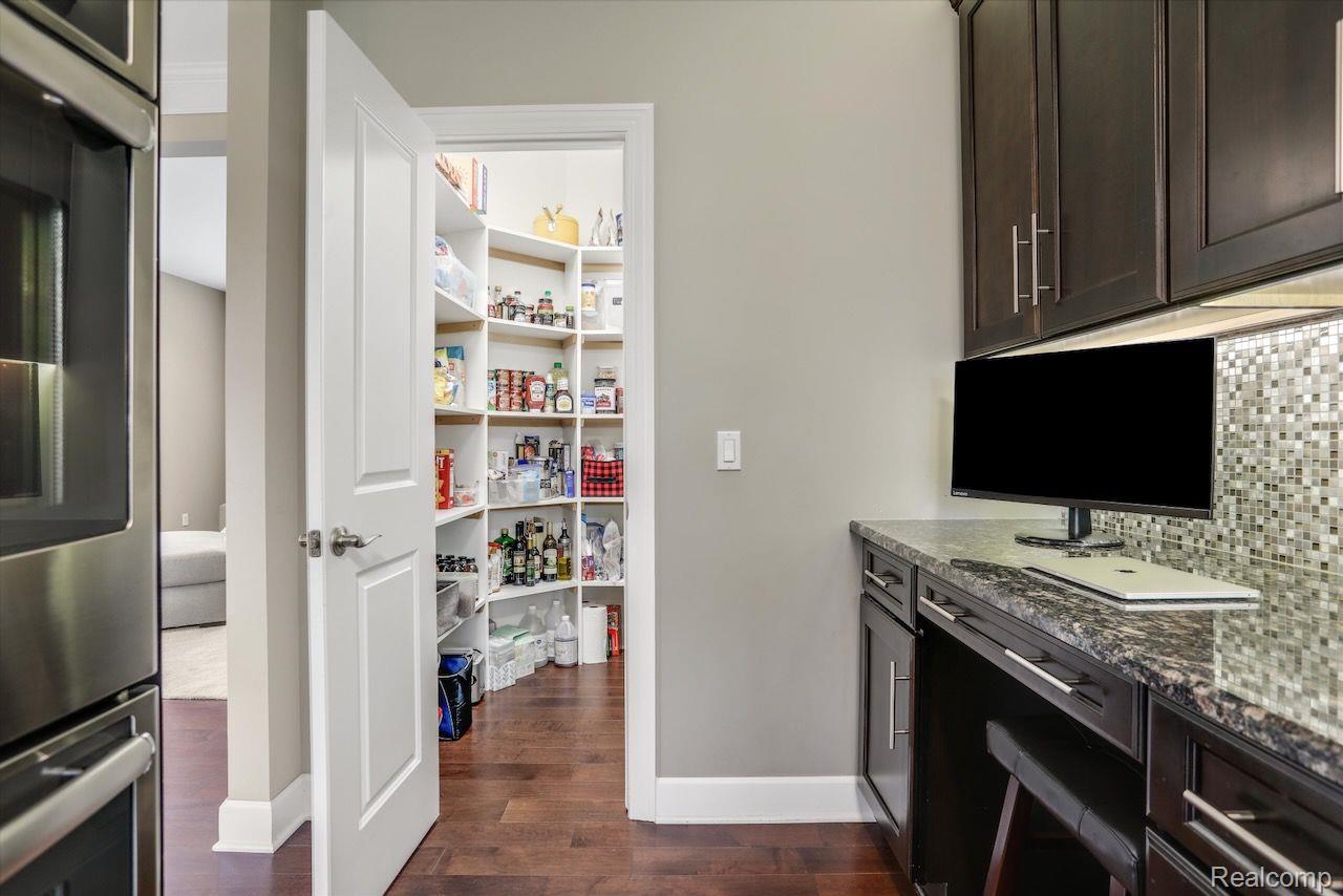 4561 OAKHURST RIDGE Road