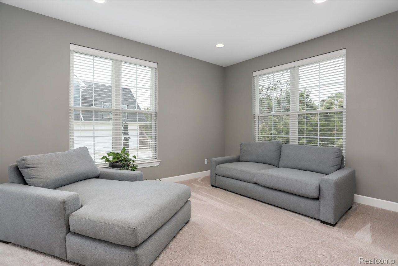 4561 OAKHURST RIDGE Road